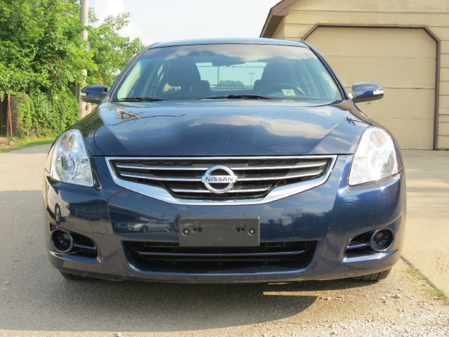 Nissan Altima 2010 photo 2