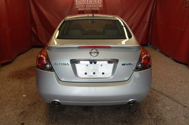 Nissan Altima 2010 photo 3