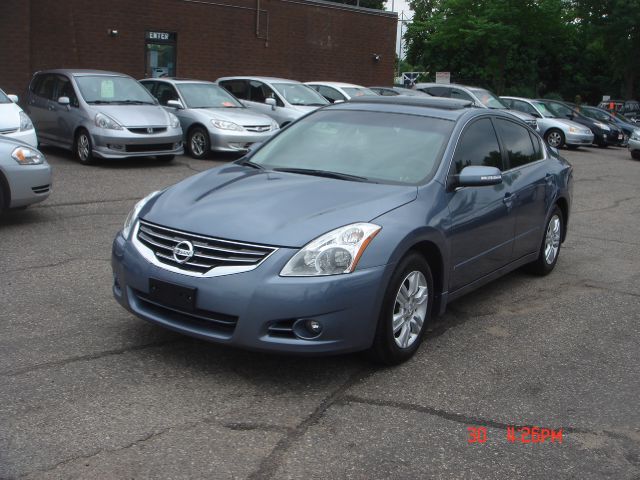 Nissan Altima 2010 photo 1