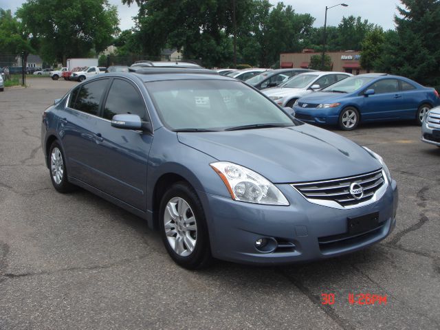 Nissan Altima 2010 photo 2