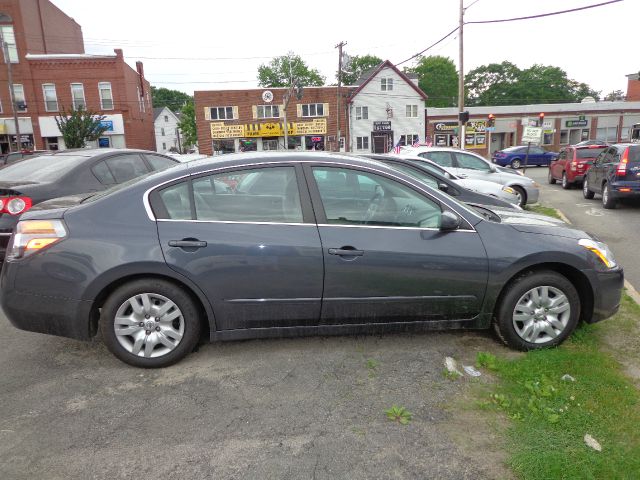 Nissan Altima 2010 photo 2