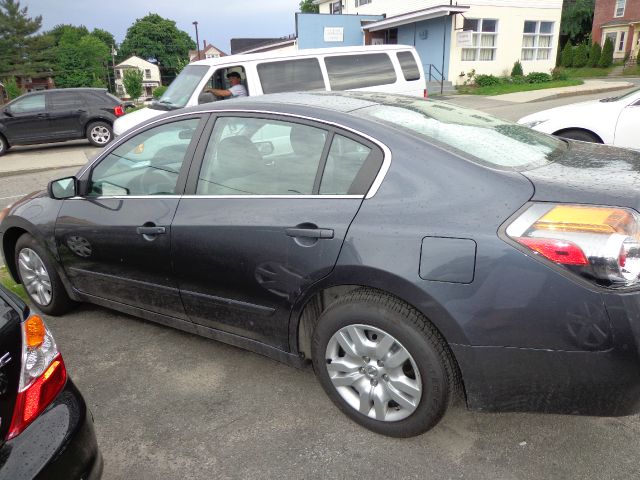 Nissan Altima 2010 photo 4