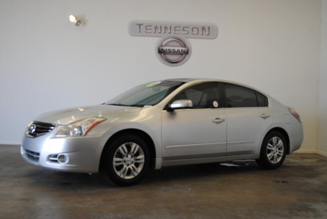 Nissan Altima SLT Quad Cab 2WD Sedan