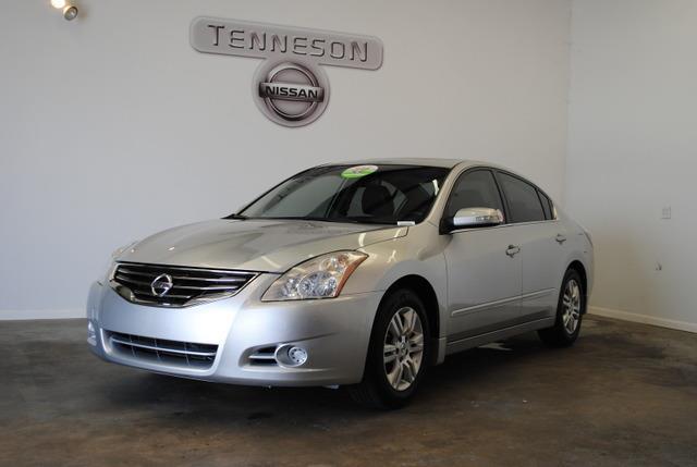 Nissan Altima 2010 photo 1