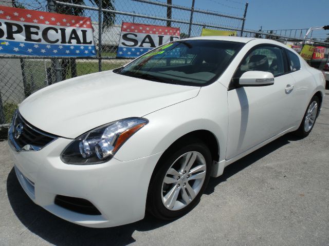 Nissan Altima 2010 photo 1