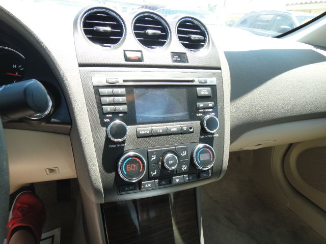 Nissan Altima 2010 photo 3