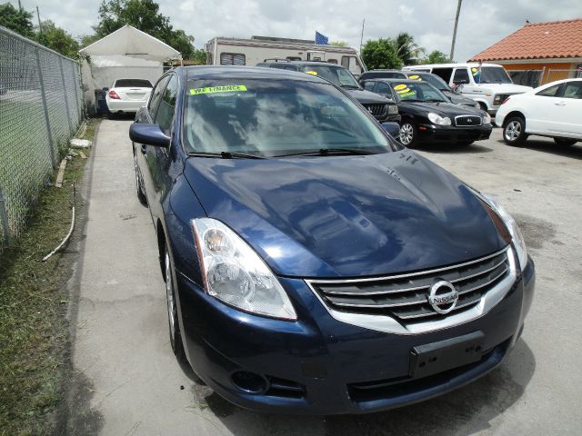 Nissan Altima 2010 photo 2