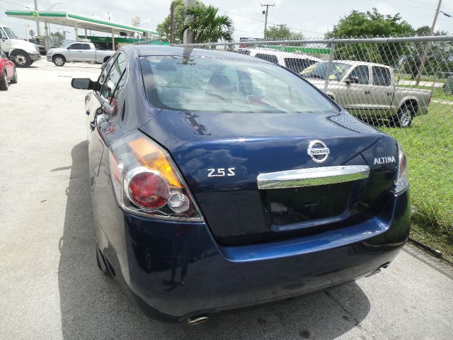 Nissan Altima 2010 photo 3