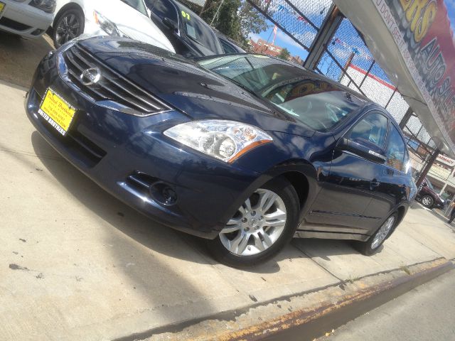 Nissan Altima 2010 photo 1