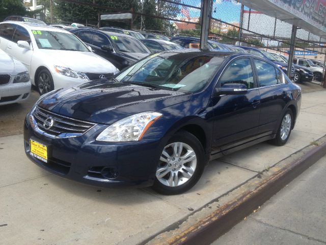 Nissan Altima 2010 photo 2