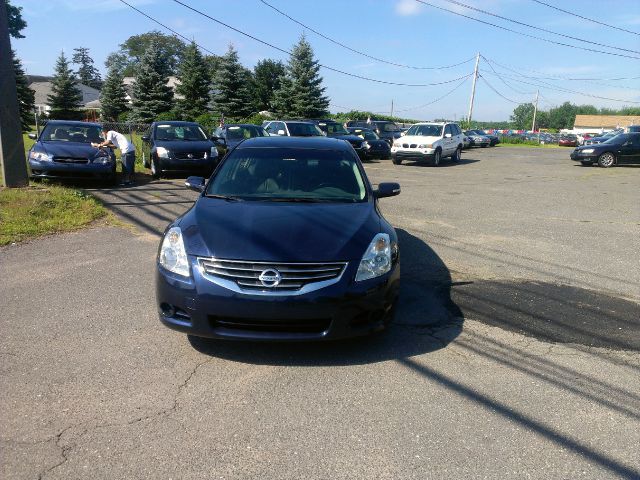 Nissan Altima 2010 photo 1