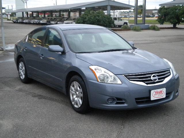 Nissan Altima GS-R Sedan