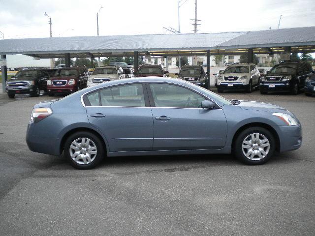 Nissan Altima 2010 photo 1