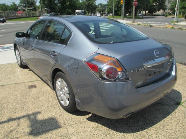 Nissan Altima 2010 photo 4