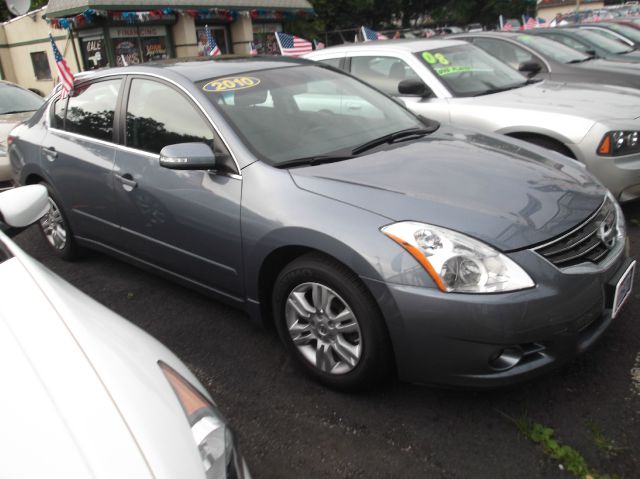 Nissan Altima Pickupslt Quad Cab SWB 4WD 4x4 Truck Sedan