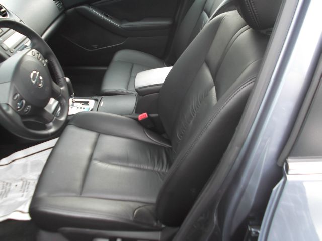 Nissan Altima 2010 photo 4