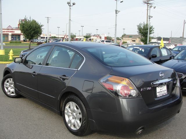 Nissan Altima Pickupslt Quad Cab SWB 4WD 4x4 Truck Sedan