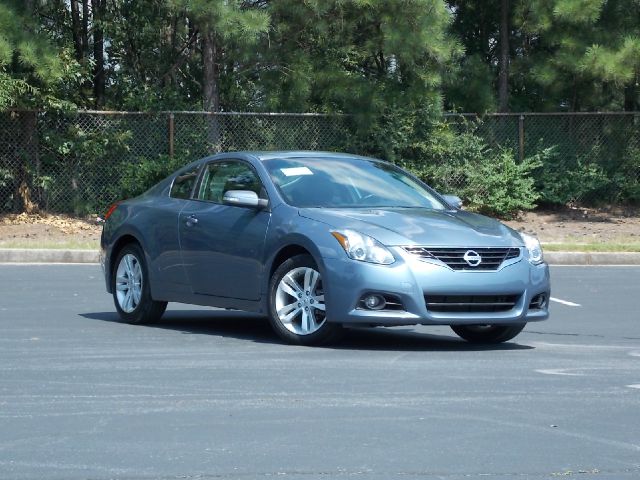 Nissan Altima 2010 photo 1