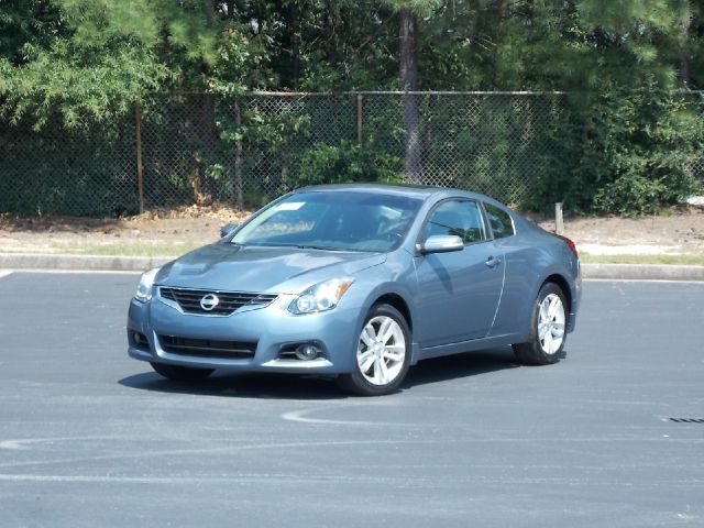 Nissan Altima 2010 photo 2