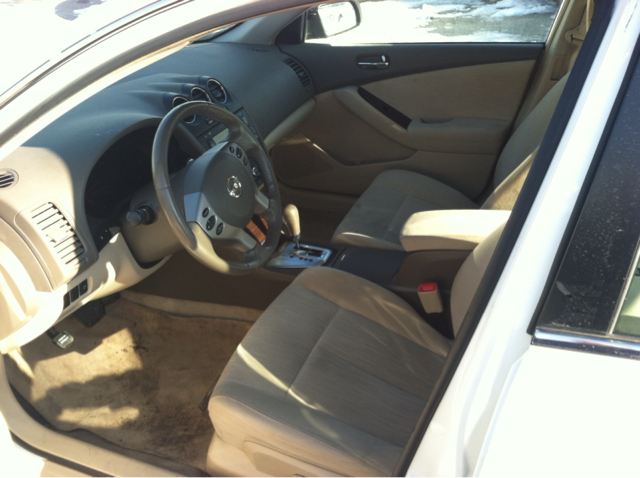 Nissan Altima 2010 photo 1