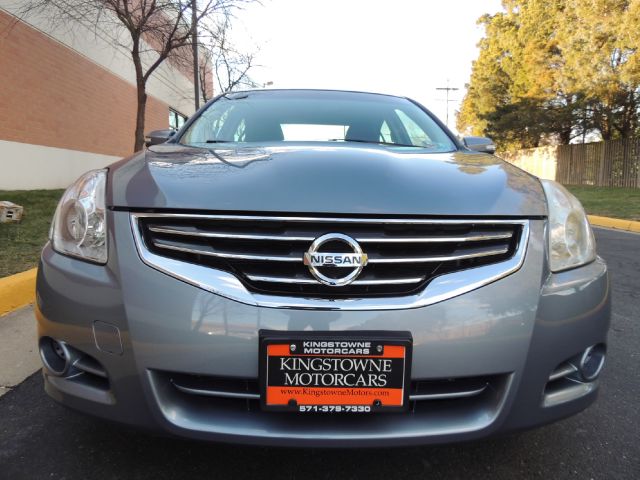 Nissan Altima 2010 photo 1