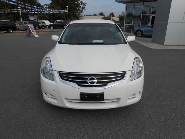 Nissan Altima 2010 photo 3