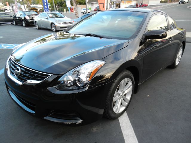 Nissan Altima 2010 photo 1