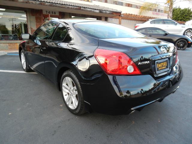 Nissan Altima 2010 photo 2