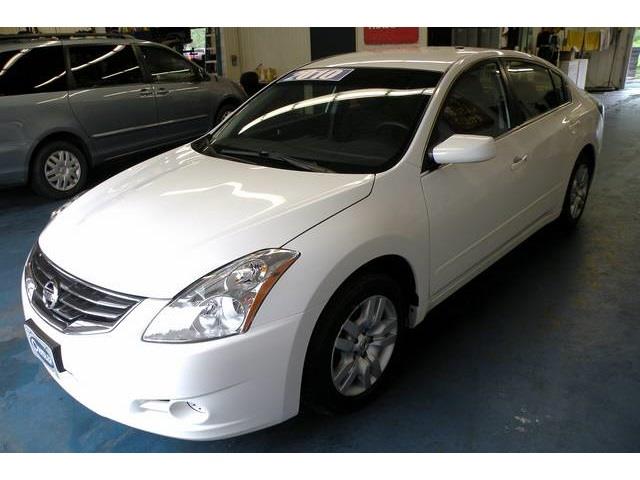 Nissan Altima 2010 photo 2