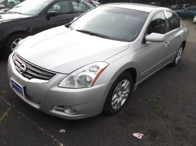 Nissan Altima 2010 photo 1