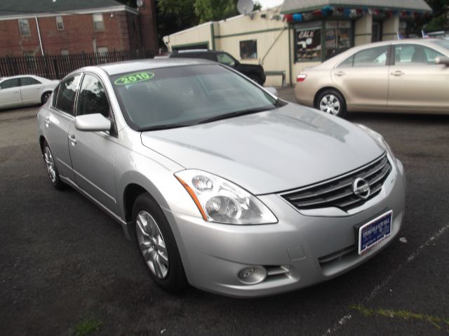 Nissan Altima 2010 photo 2