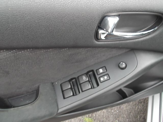 Nissan Altima 2010 photo 4