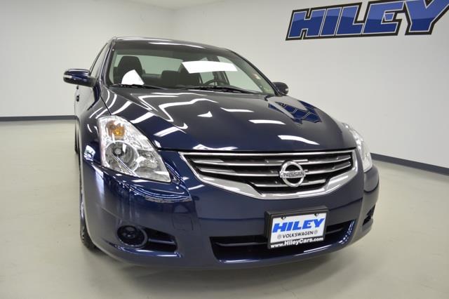 Nissan Altima 2010 photo 2