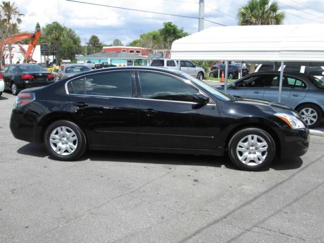 Nissan Altima Pickupslt Quad Cab SWB 4WD 4x4 Truck Sedan