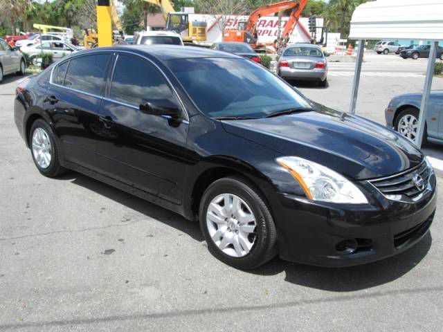 Nissan Altima 2010 photo 2