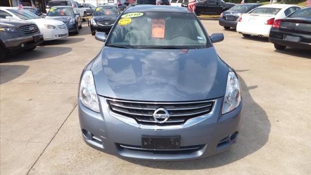 Nissan Altima 2010 photo 4