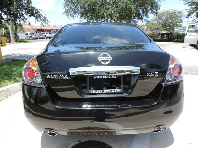 Nissan Altima 2010 photo 1