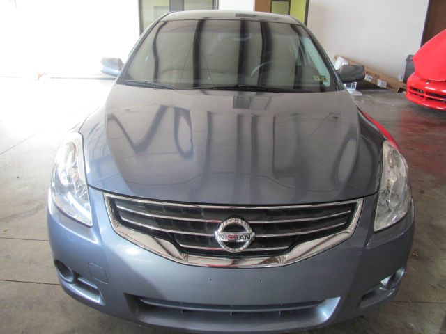 Nissan Altima 2010 photo 1