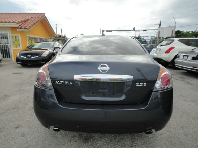 Nissan Altima 2010 photo 5