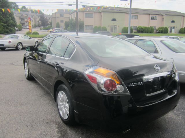 Nissan Altima 2010 photo 2