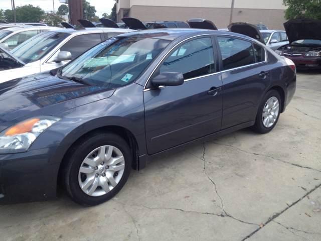 Nissan Altima 2010 photo 2