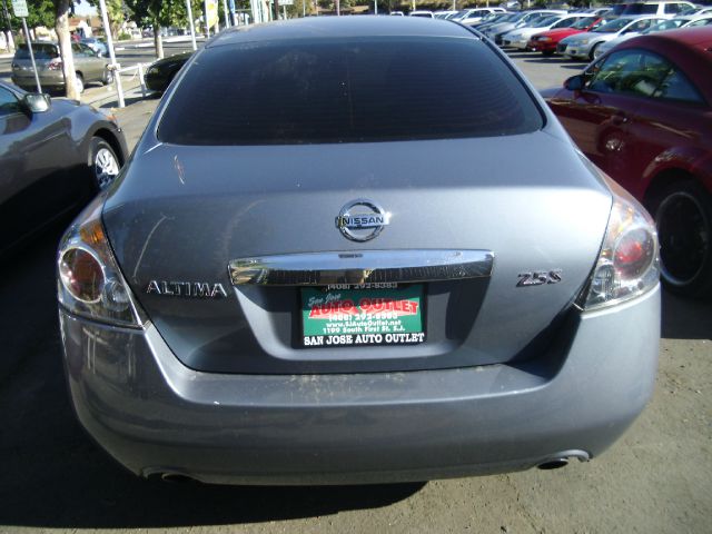 Nissan Altima 2010 photo 3