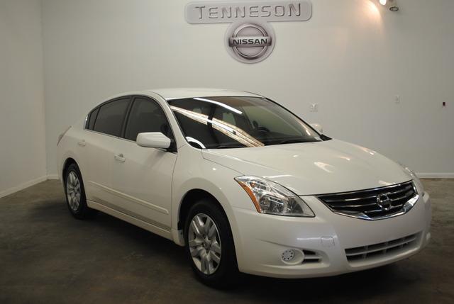 Nissan Altima 2010 photo 2