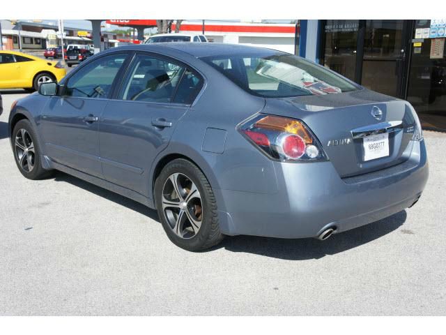 Nissan Altima 2010 photo 3