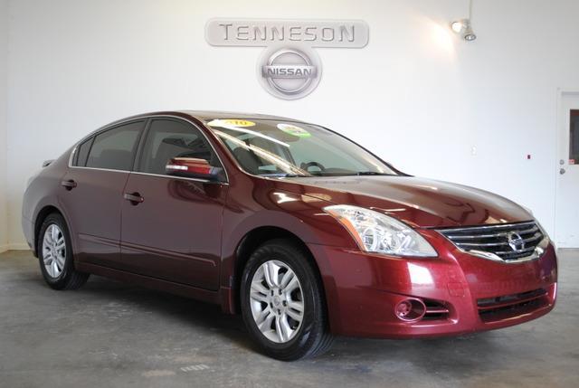 Nissan Altima 2010 photo 1