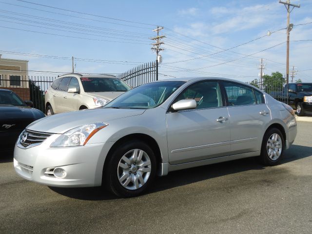 Nissan Altima 2010 photo 1