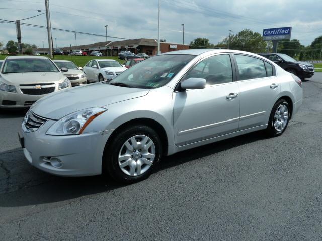 Nissan Altima 2010 photo 1