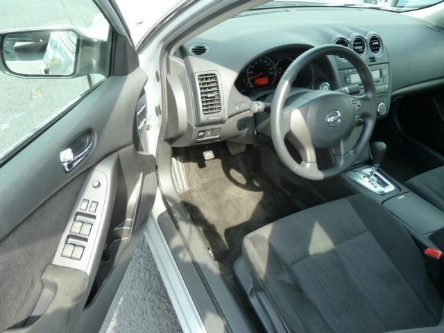 Nissan Altima 2010 photo 2