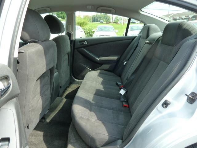 Nissan Altima 2010 photo 3