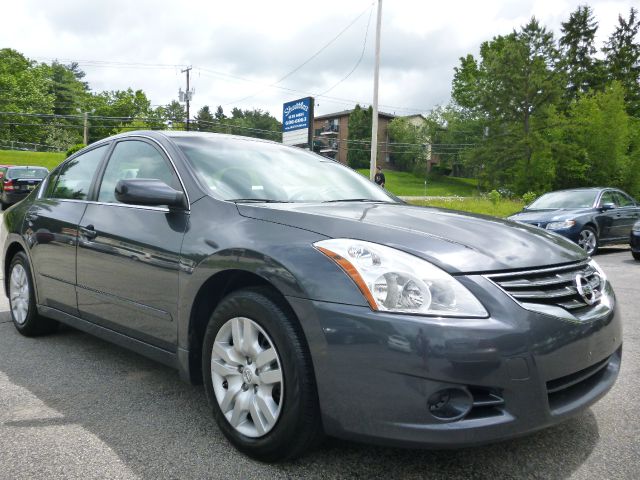 Nissan Altima 2010 photo 2